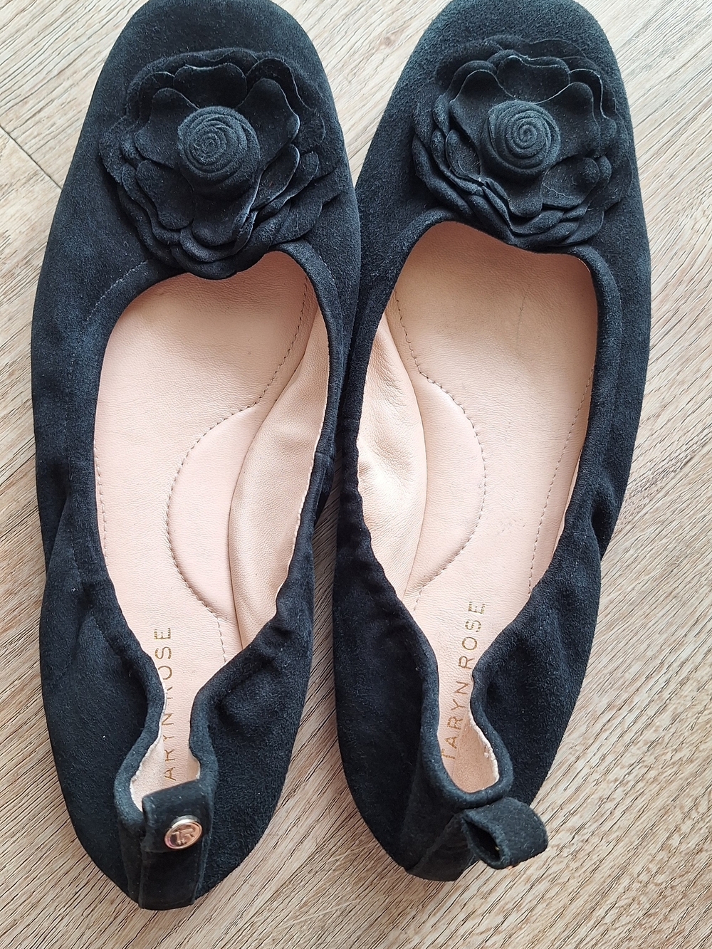 Taryn Rose Rosalyn Black Suede Ballet Flats Rose Detail Size - Picture 3 of 14